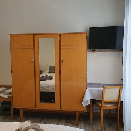 Hotel De La Promenade 班莱班 外观 照片
