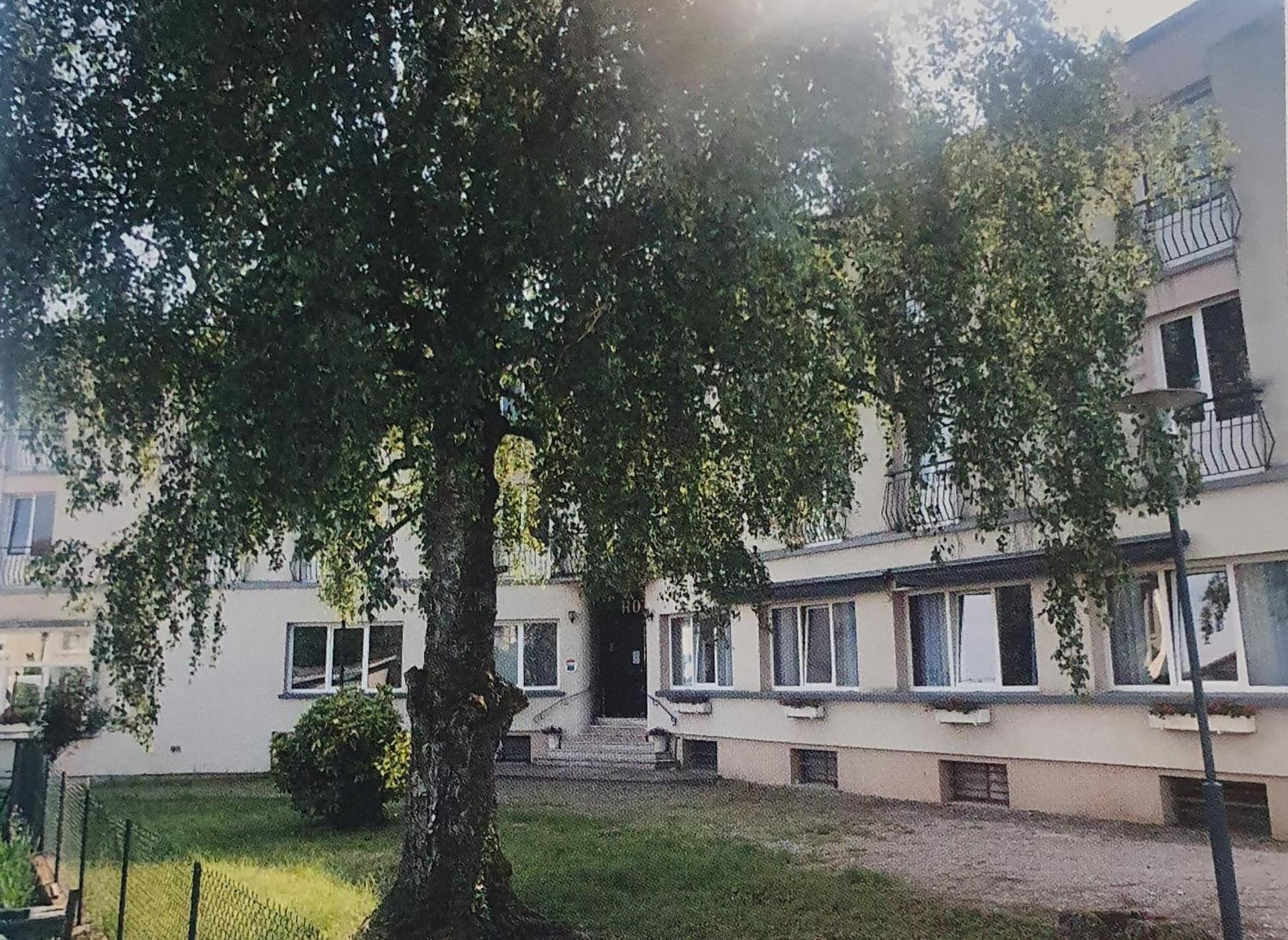 Hotel De La Promenade 班莱班 外观 照片