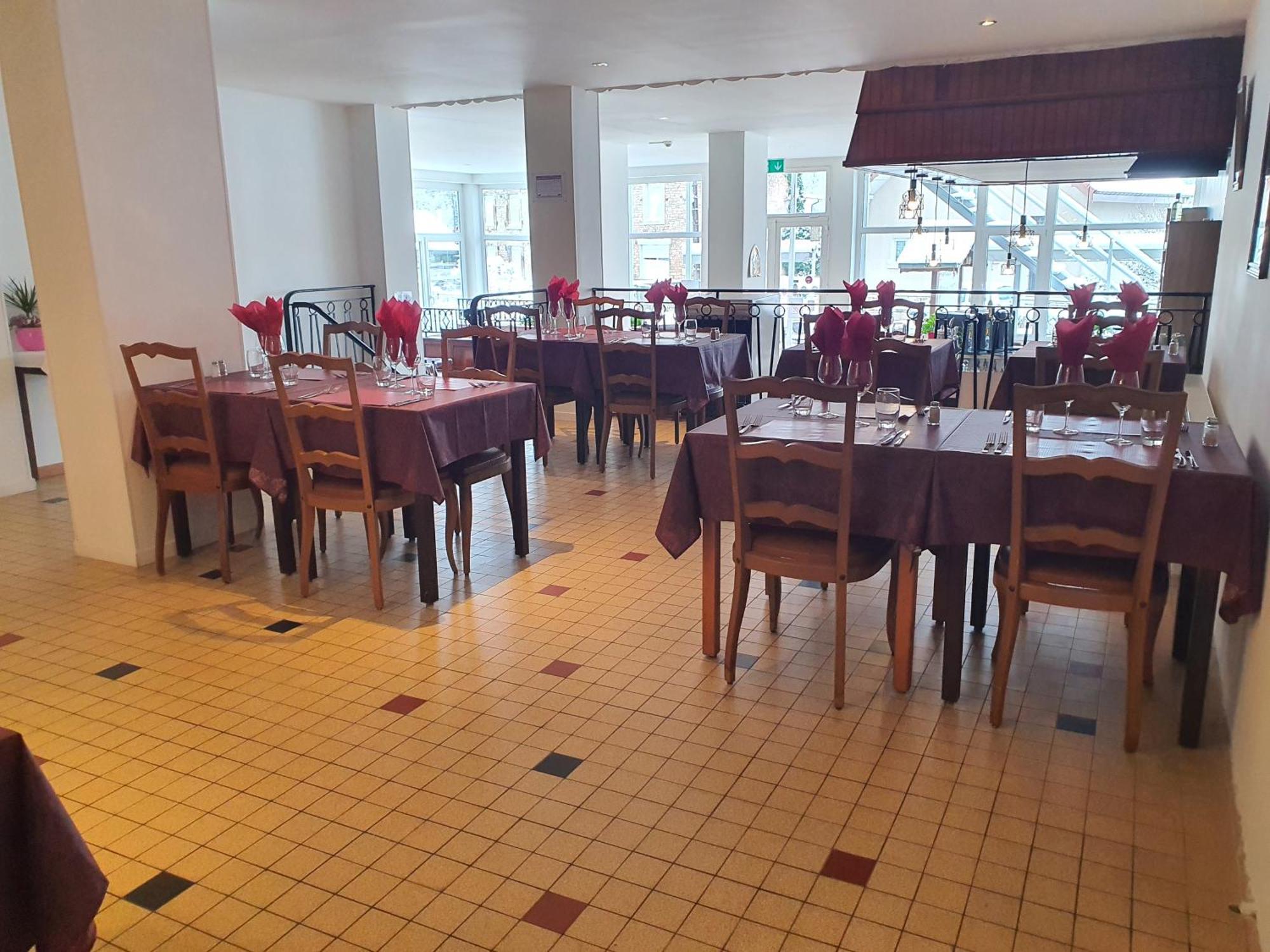 Hotel De La Promenade 班莱班 外观 照片