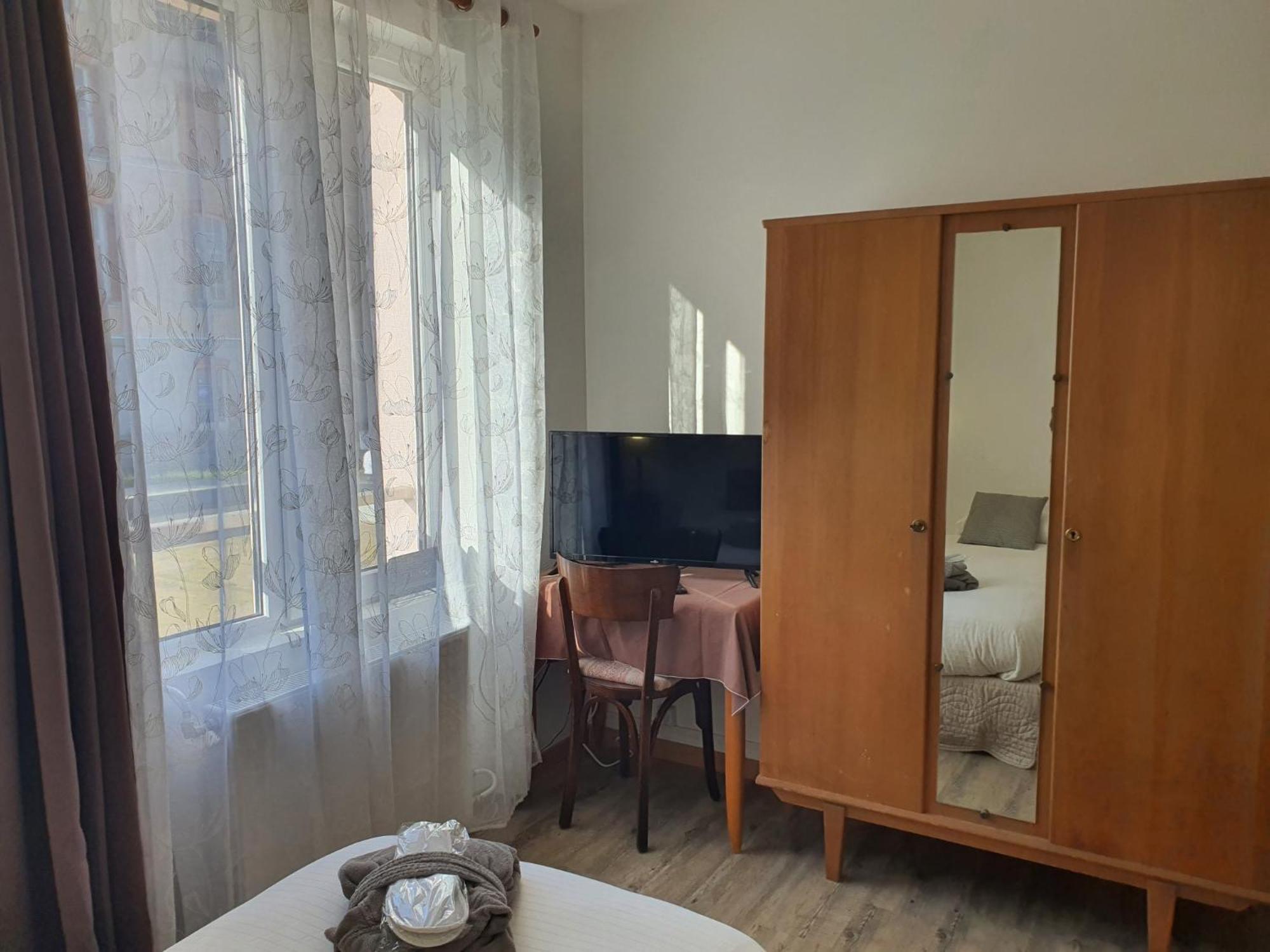Hotel De La Promenade 班莱班 外观 照片